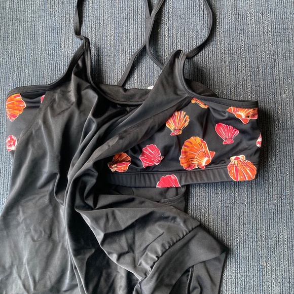 Joe fresh swim top size L - Picture 2 of 4